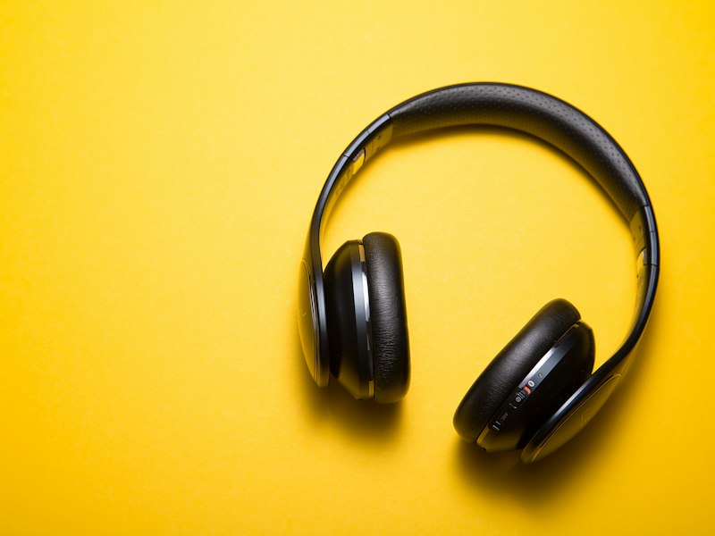 Wireless headphones and audio gadgets